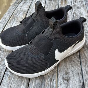 Nike AD Comfort Black White Slip On No Lace Up Size 5 Shoes Sneakers​​​​